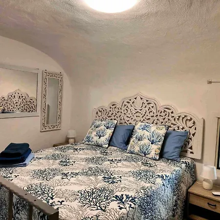 Casa Dell'antico Teatro Di Neapolis Nel Centro Storico Di *